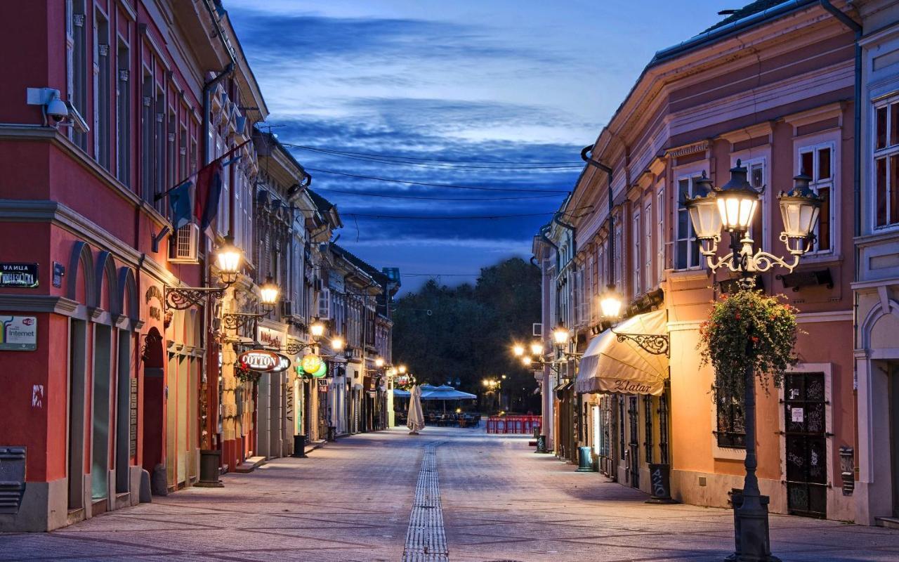 Ostello Laufer Novi Sad Esterno foto