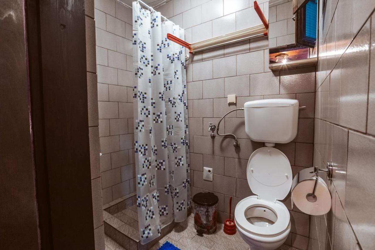 Ostello Laufer Novi Sad Esterno foto