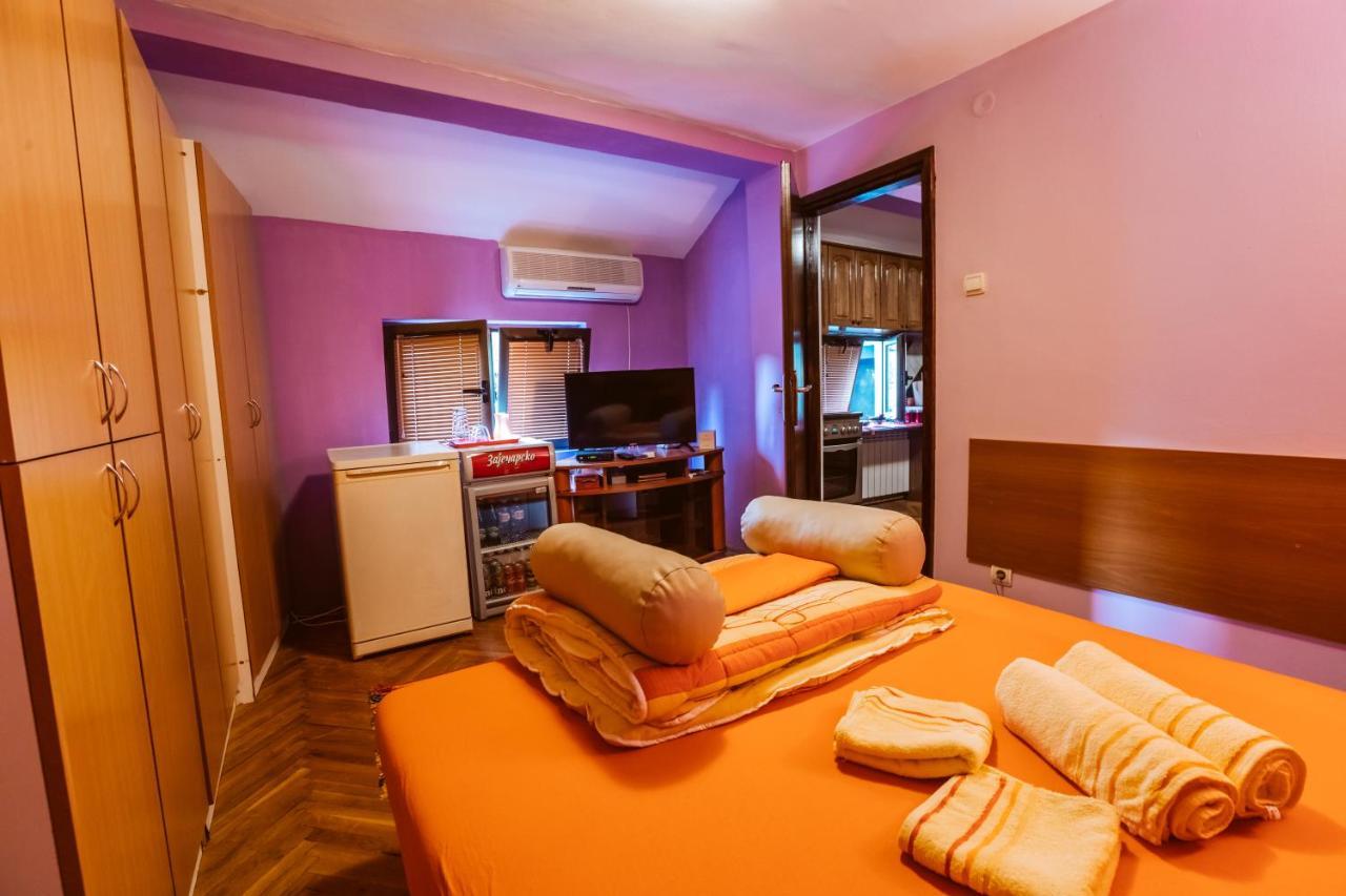 Ostello Laufer Novi Sad Esterno foto
