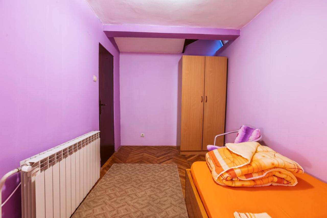 Ostello Laufer Novi Sad Esterno foto